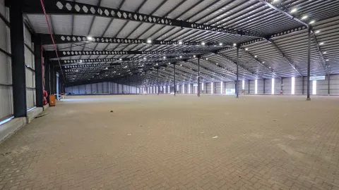 13 Chilvers Street has a 10500m² warehouse and industrial property available to let (4)